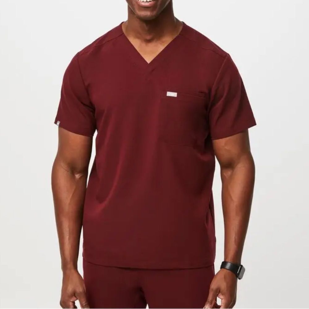 FIGS - Leon Three-Pocket Scrub Top